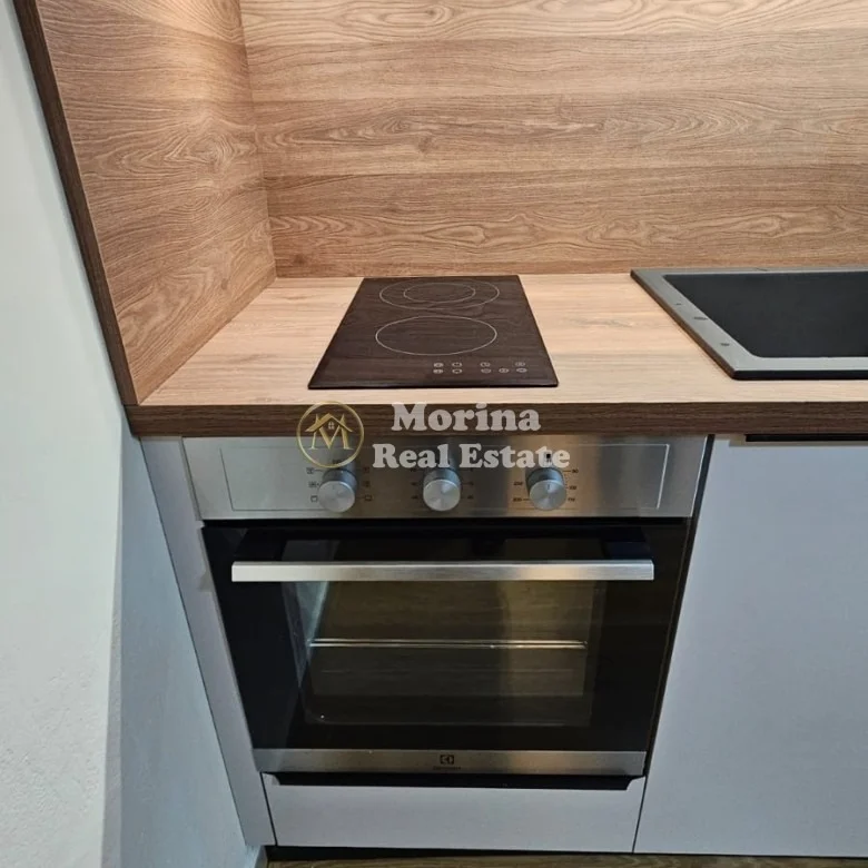 Tirane, jepet me qera apartament 2+1 Kati 1, 80 m² 550 € (21 Dhjetori)