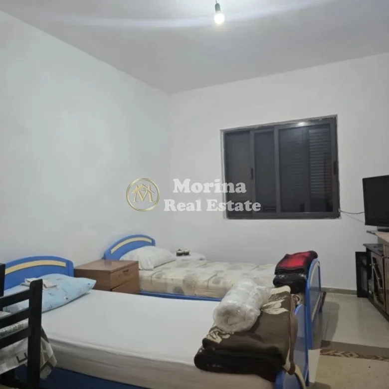 Tirane, jepet me qera shtepi 1+1 Kati 1, 50 m² 300 € (Vasil Shanto)