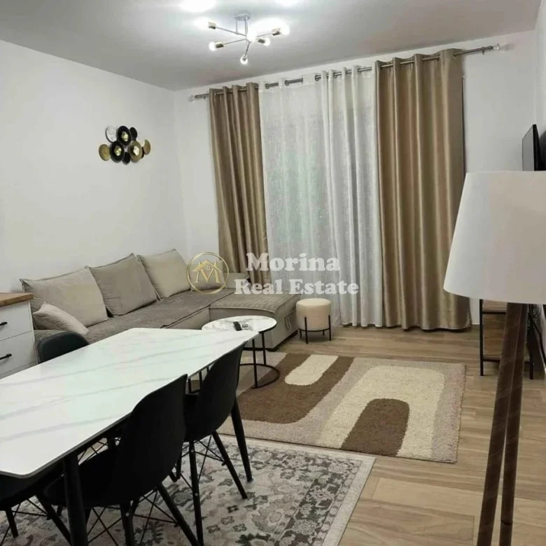 Tirane, jepet me qera apartament 2+1 Kati 7, 83 m² 400 € (Univers City)