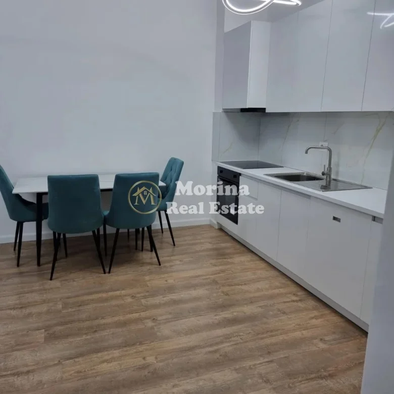 Tirane, jepet me qera apartament 1+1 Kati 4, 65 m² 750 € (Komuna e Parisit)