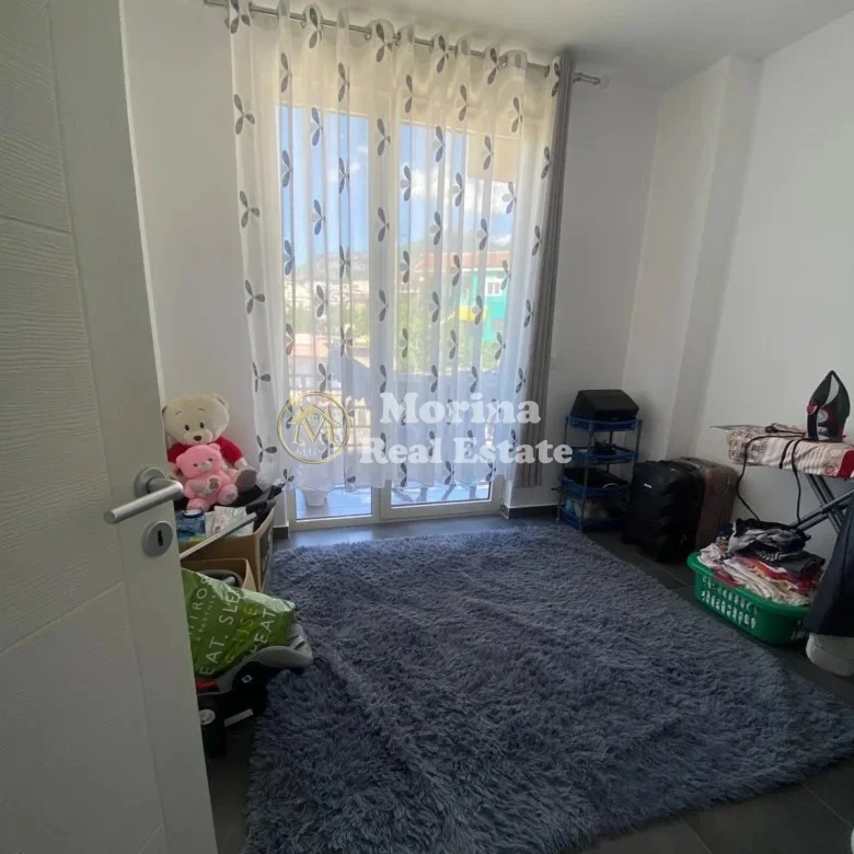 Tirane, jepet me qera apartament 2+1 Kati 3, 88 m² 520 € (Shkoze)