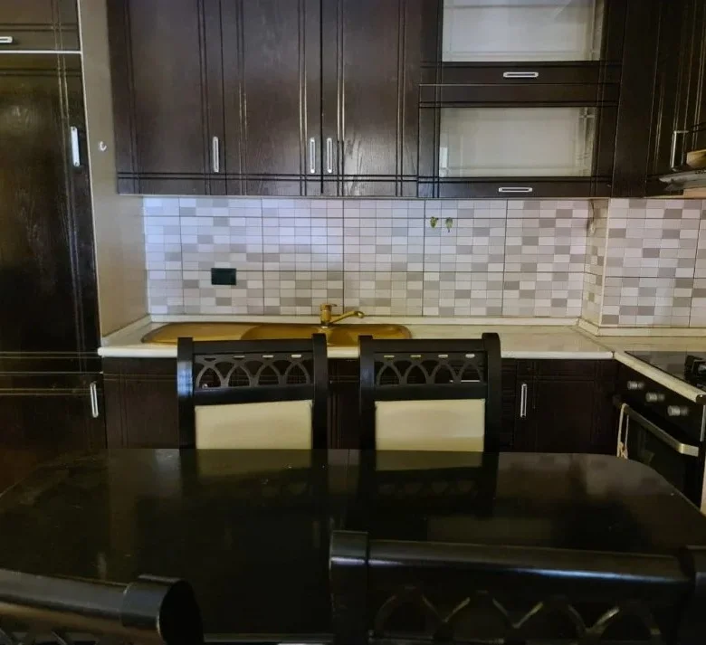 Tirane, jepet me qera apartament 2+1 Kati 4, 100 m² 500 € (Astir)