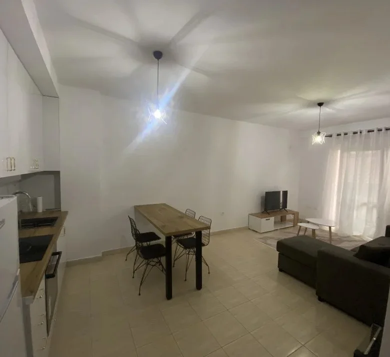 Tirane, jepet me qera apartament 2+1 Kati 3, 75 m² 600 € (Kodra e Diellit)