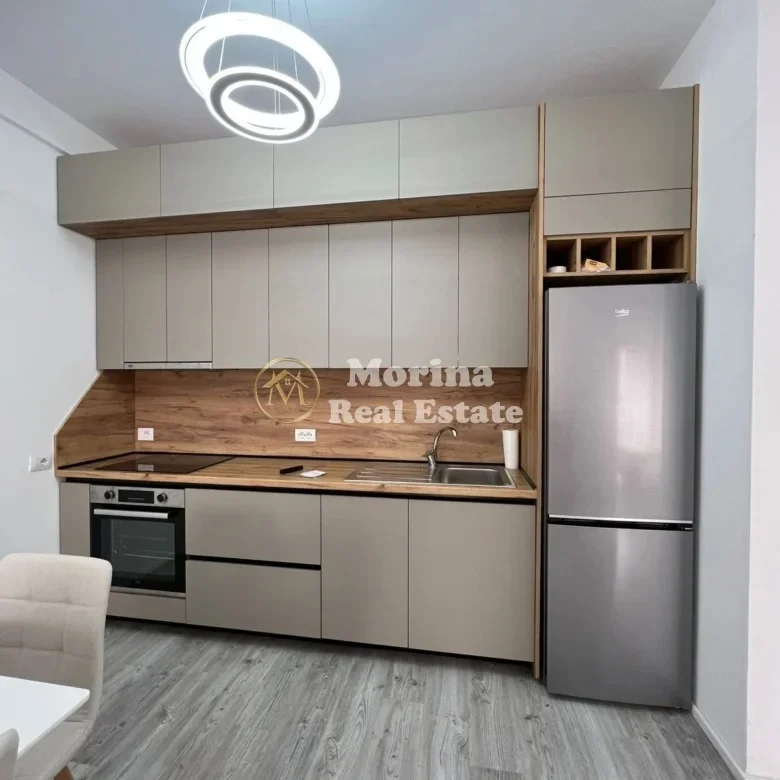 Tirane, jepet me qera apartament 2+1+Ballkon Kati 1, 87 m² 700 € (Yzberisht)
