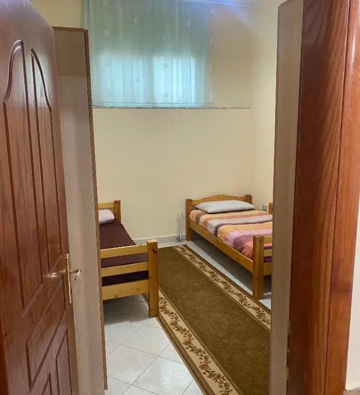 Tirane, jepet me qera shtepi 1+1 Kati 1, 50 m² 350 € (Spitali Amerikan 2)