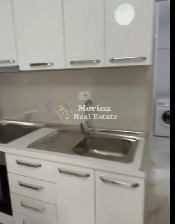 Tirane, jepet me qera garsonier Kati 1, 25 m² 250 € (Laprake)