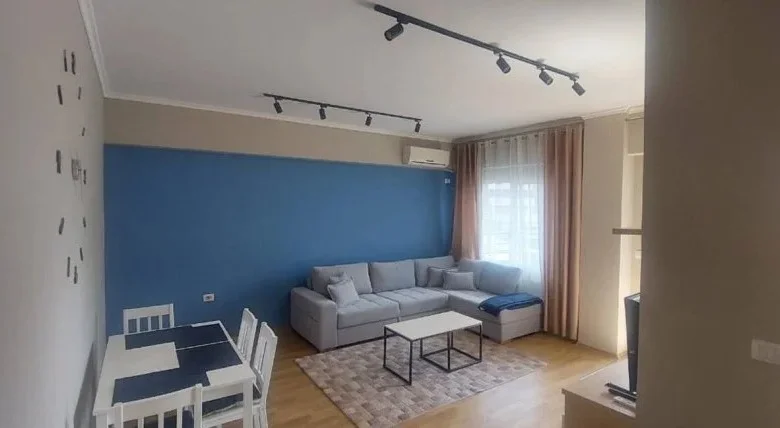 Tirane, jepet me qera apartament 1+1 Kati 4, 70 m² 600 € (Rruga e Dibres)