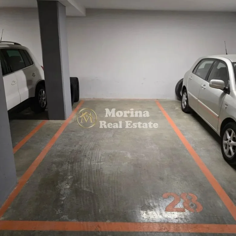 Tirane, shitet garazh | post parkimi Kati 1, 20 m² 30.900 € (Shkolla e Kuqe)