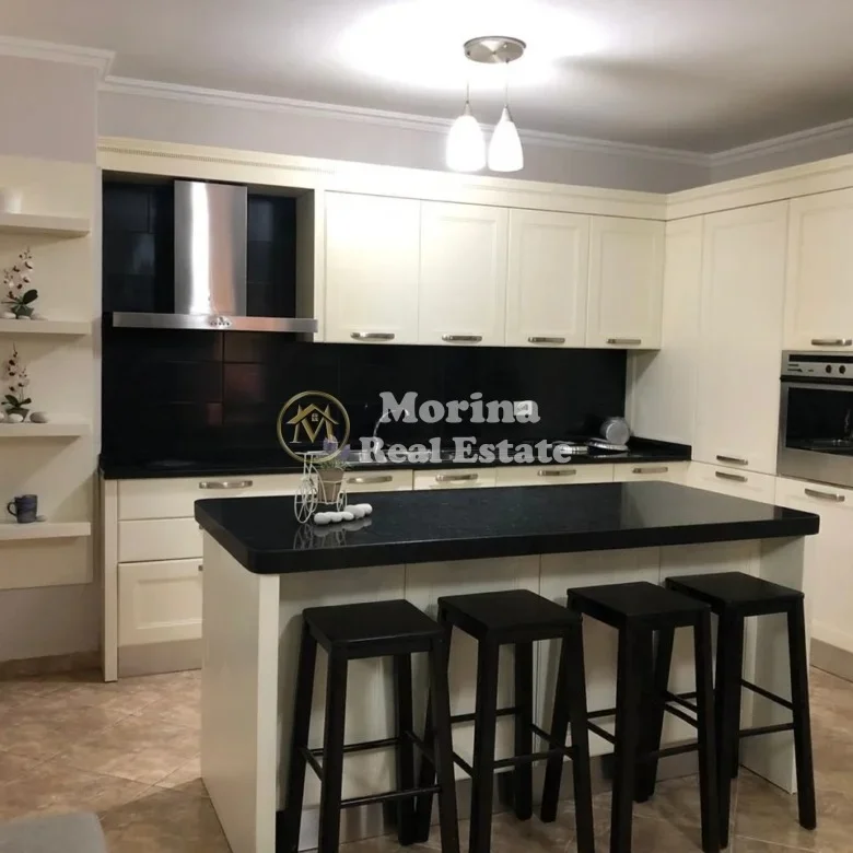 Tirane, shitet apartament 2+1 Kati 3, 140 m² 250.000 € (Liqeni i Thate)