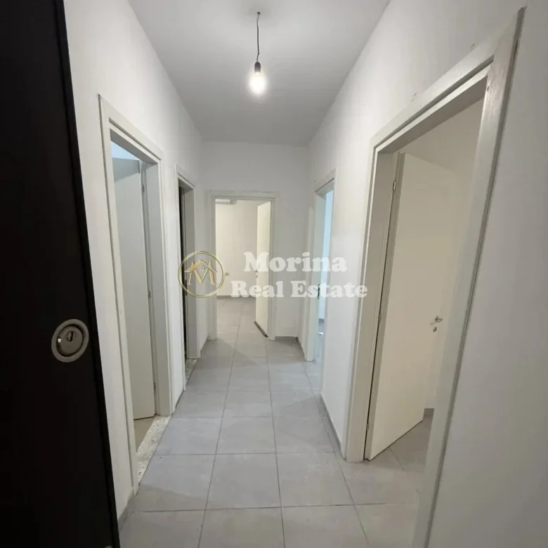 Tirane, jepet me qera apartament 2+1 Kati 1, 92 m² 690 € (Rruga e Barrikadave)