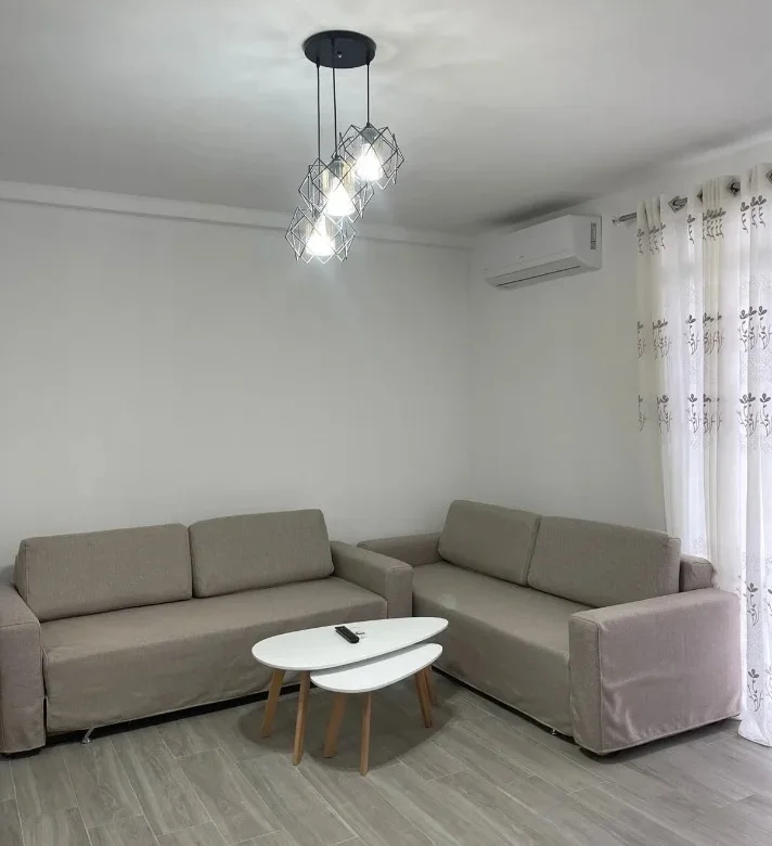 Tirane, jepet me qera apartament 3+1+Ballkon 2, 120 550 (5 Maji)