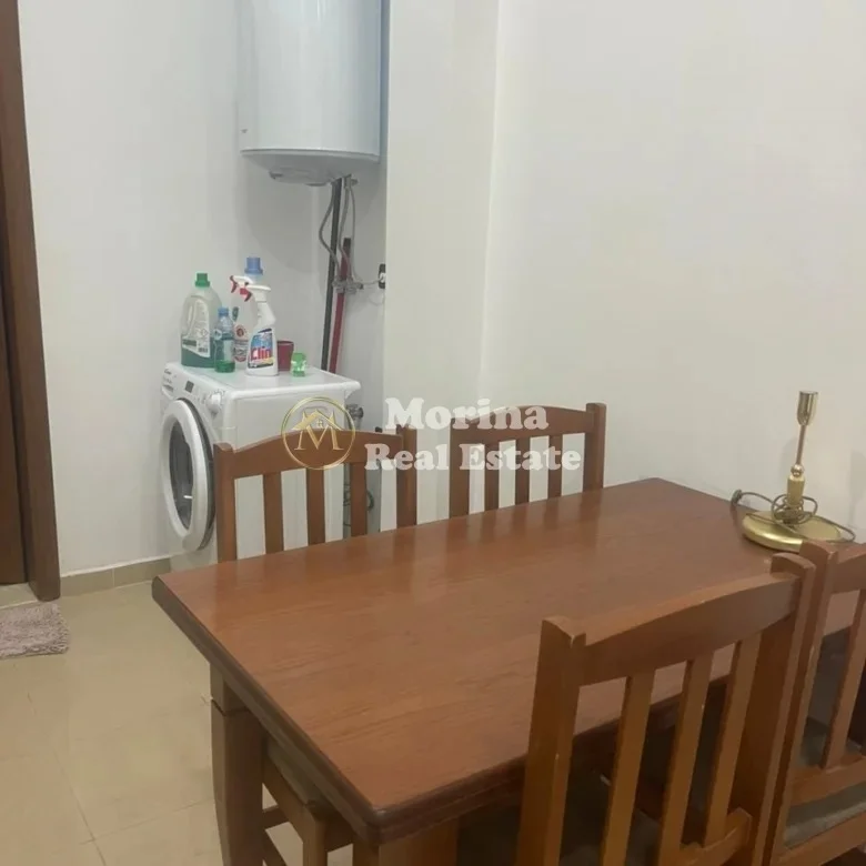 Tirane, jepet me qera apartament 1+1 Kati 1, 40 m² 420 € (Vilat Gjermane)