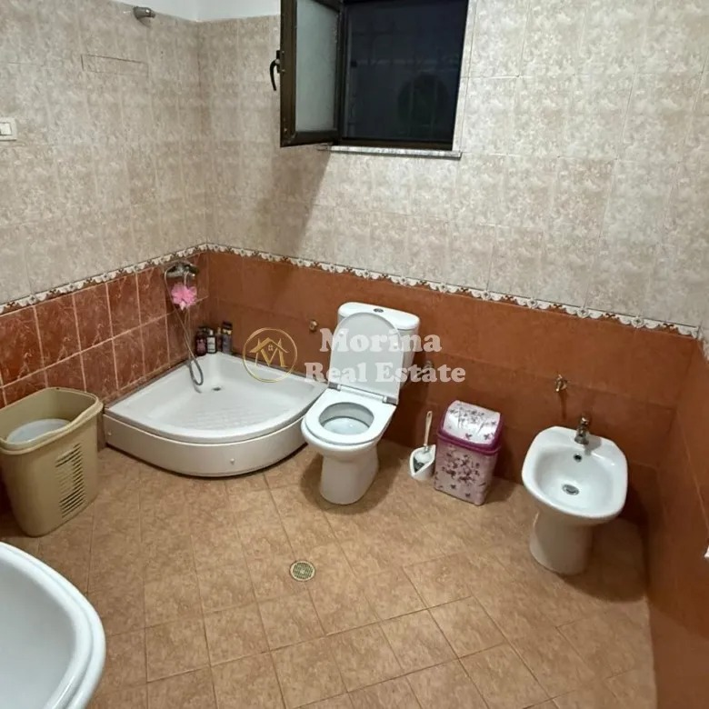 Tirane, jepet me qera apartament 1+1 Kati 1, 75 m² 500 € (Rruga 5 Maji)