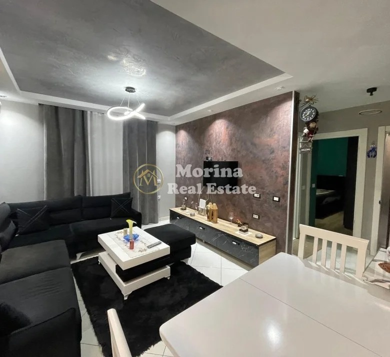 Tirane, jepet me qera apartament 3+1 Kati 3, 92 m² 500 € (Kopshti Botanik)