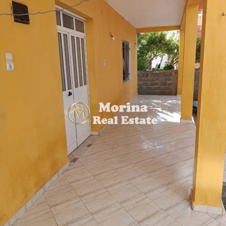 Tirane, jepet me qera apartament 2+1 Kati 1, 85 m² 400 € (Rruga 5 Maj)