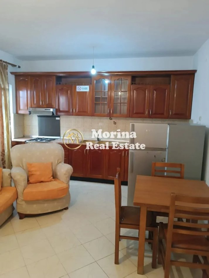 Tirane, jepet me qera apartament 2+1 Kati 1, 85 m² 400 € (Rruga 5 Maj)