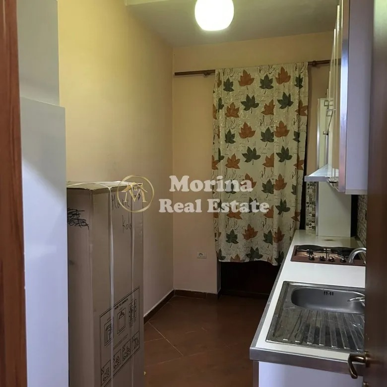 Tirane, jepet me qera apartament 1+1+Ballkon Kati 3, 65 m² 510 € (Rruga e Durresit)