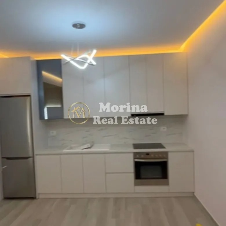 Tirane, jepet me qera apartament 1+1 Kati 2, 67 m² 550 € (Stacioni Trenit)