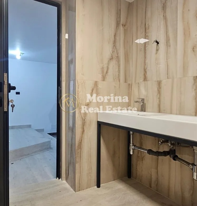 Tirane, jepet me qera ambjent biznesi Kati 0, 200 m² 370 € (Rruga Sami Frasheri)