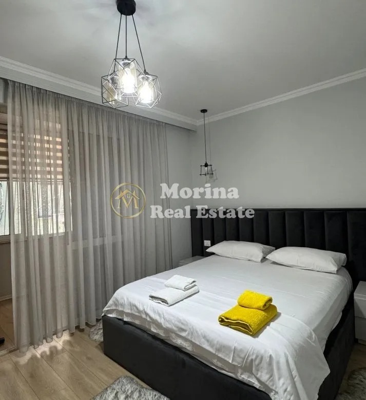 Tirane, jepet me qera apartament 1+1 Kati 4, 65 m² 900 € (Blloku)