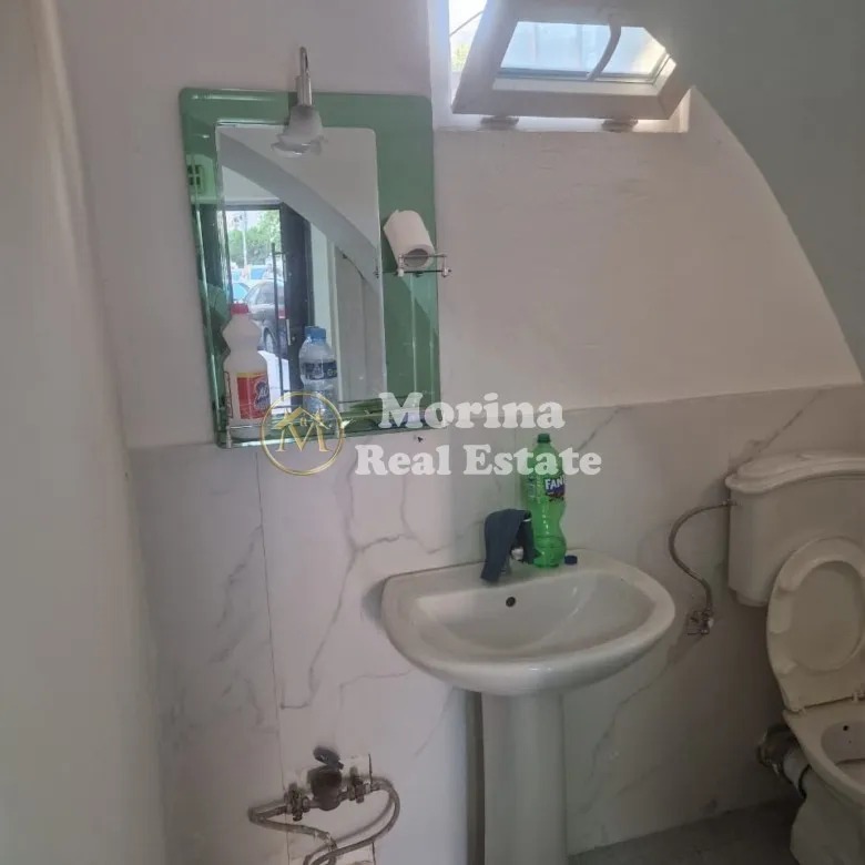 Tirane, jepet me qera ambjent biznesi Kati 0, 30 m² 450 € (Rruga Fortuzi)