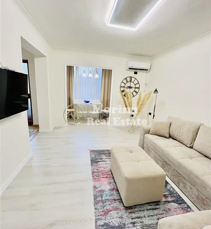 Tirane, jepet me qera apartament 1+1+Ballkon Kati 3, 65 m² 550 € (Stadiumin Dinamo)
