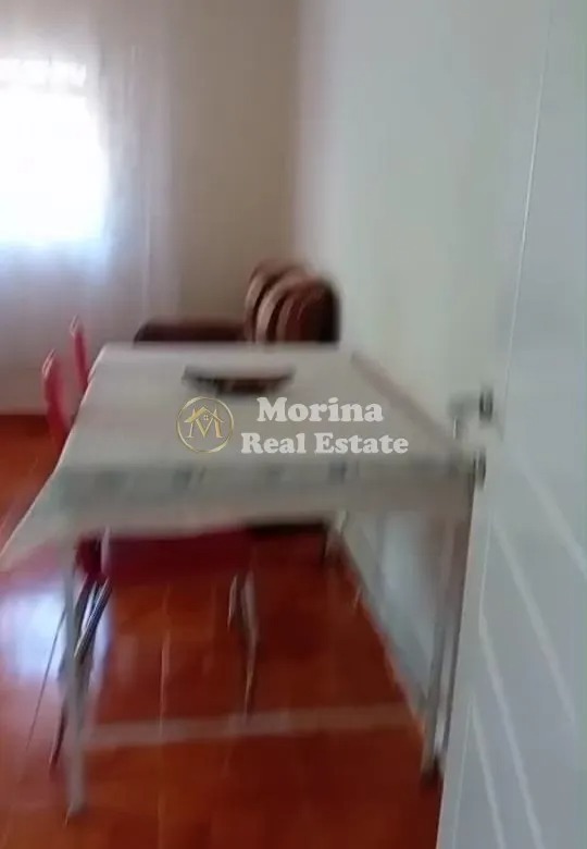Tirane, jepet me qera apartament 1+1 Kati 2, 60 m² 250 € (“Institut Kamëz”)