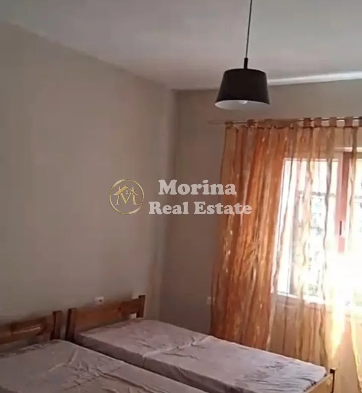 Tirane, jepet me qera apartament 3+1 Kati 3, 115 m² 500 € (Rruga Elbasanit, Fakulteti Ekonomik)