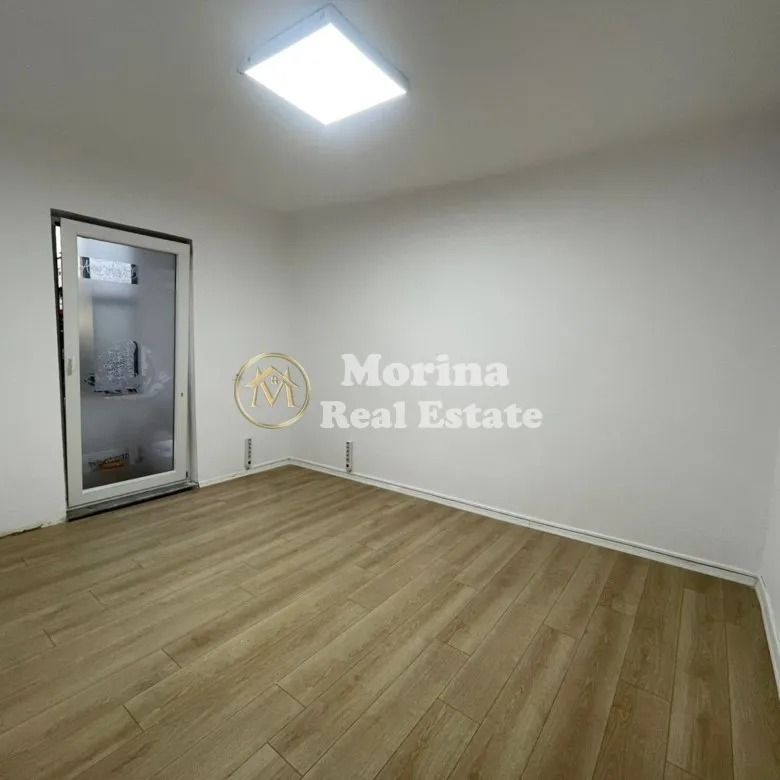 Tirane, jepet me qera ambjent biznesi Kati 2, 70 m² 600 € (21 Dhjetori)
