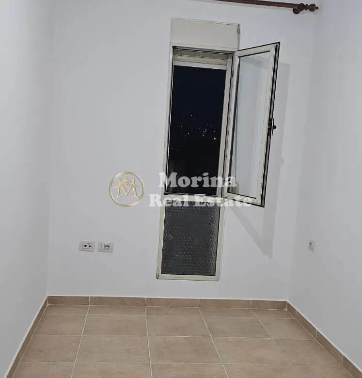 Tirane, jepet me qera apartament 2+1 Kati 7, 70 m² 300 € (Rruga Misto Mame, Yzberisht)