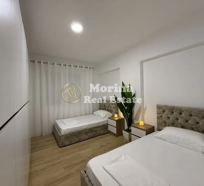 Tirane, jepet me qera apartament 2+1+Ballkon Kati 2, 150 m² 800 € (Liqeni i Thate)