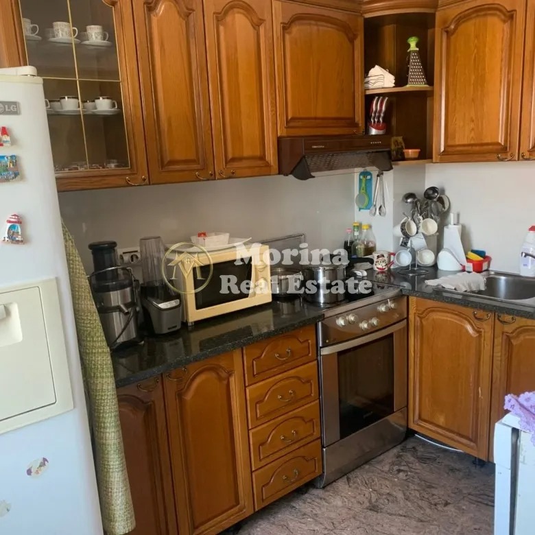 Tirane, jepet me qera apartament 2+1 Kati 6, 113 m² 900 € (Bulevardi Zogu 1)