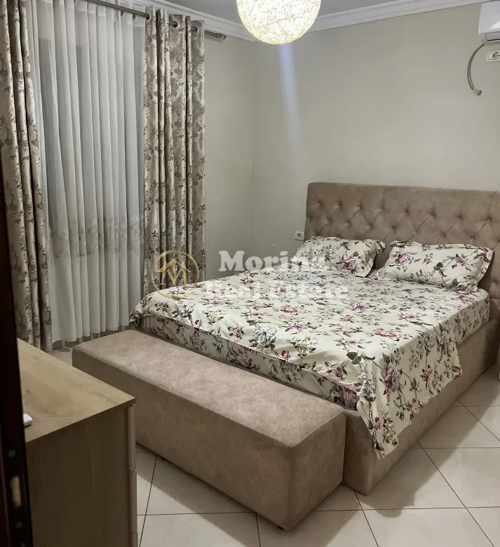 Tirane, jepet me qera apartament 1+1 Kati 1, 70 m² 600 € (Oxhaku)