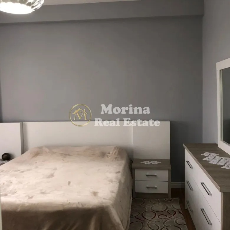 Tirane, jepet me qera apartament 3+1+Ballkon Kati 3, 120 m² 450 € (Kamez)