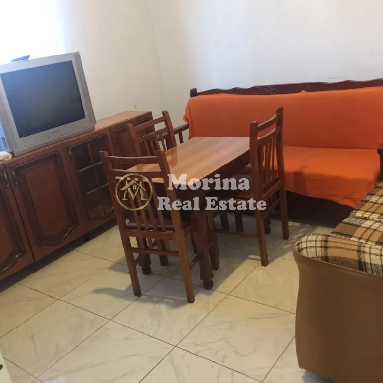 Tirane, jepet me qera shtepi 1+1 Kati 1, 45 m² 350 € (Nenstacioni Elektrik)