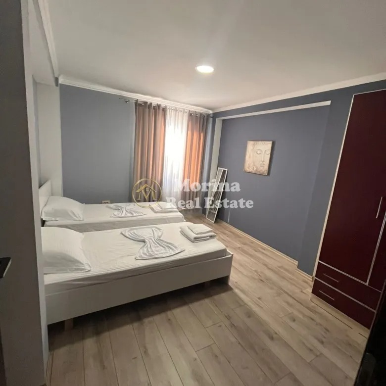 Tirane, jepet me qera apartament 2+1 Kati 3, 120 m² 550 € (Rruga Lord Bajroni)