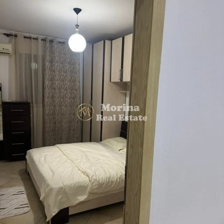 Tirane, jepet me qera apartament 3+1 Kati 5, 90 m² 700 € (Rruga e Kavajes)