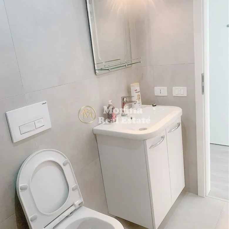 Tirane, jepet me qera apartament 1+1 Kati 5, 70 m² 400 € (Ali Demi)