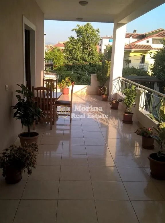 Tirane, jepet me qera Vile 2+1 Kati 0, 505 m² 900 € (Laprake)