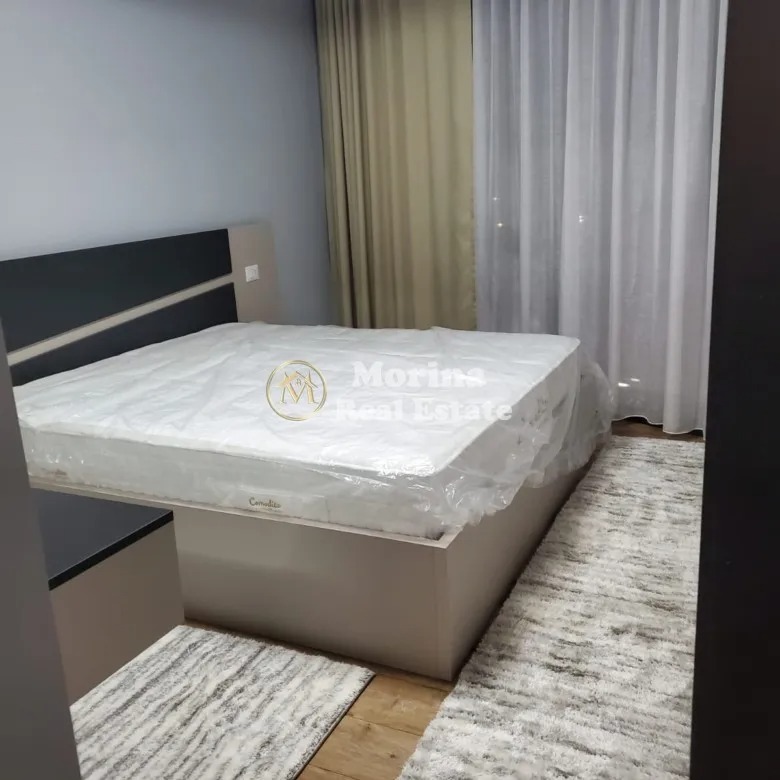 Tirane, jepet me qera apartament 2+1 Kati 3, 116 m² 1.300 € (Liqeni i Thate)