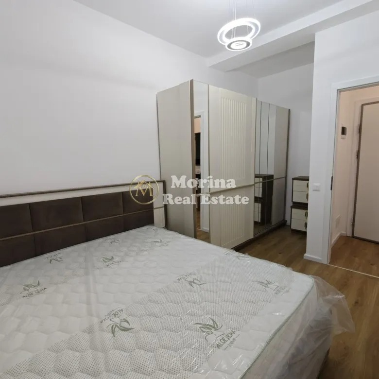 Tirane, jepet me qera apartament 1+1 Kati 1, 65 m² 500 € (Fresku)