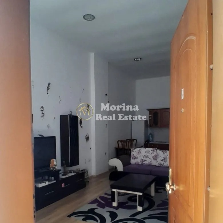 Tirane, jepet me qera apartament 1+1 Kati 1, 50 m² 350 € (Fresku)