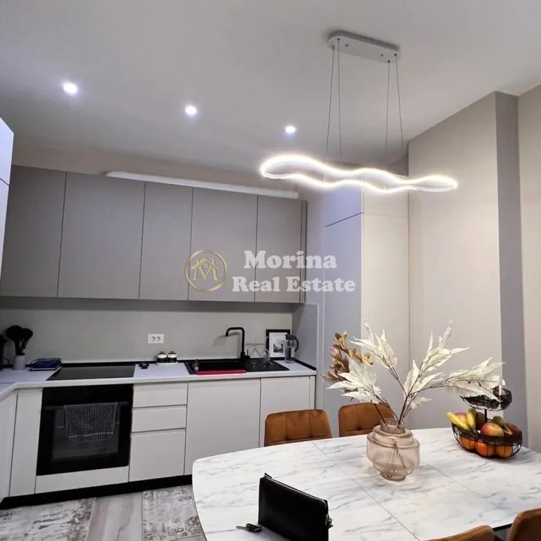 Tirane, jepet me qera apartament 2+1 Kati 5, 85 m² 800 € (21 Dhjetori)