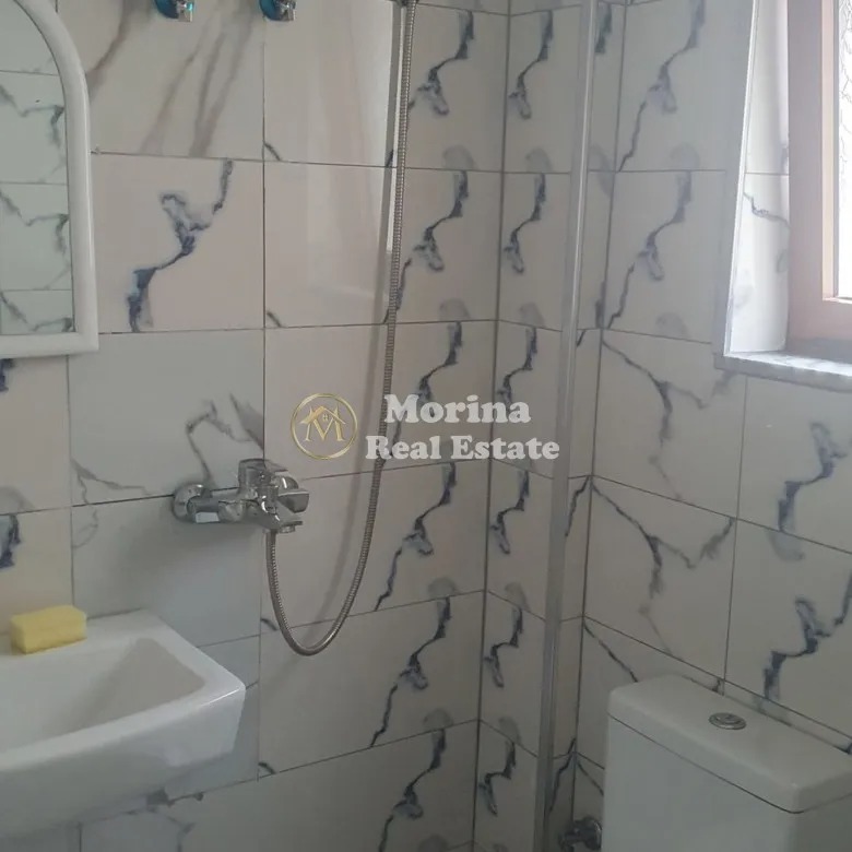 Tirane, jepet me qera garsonier Kati 0, 40 m² 300 € (Casa Italia)
