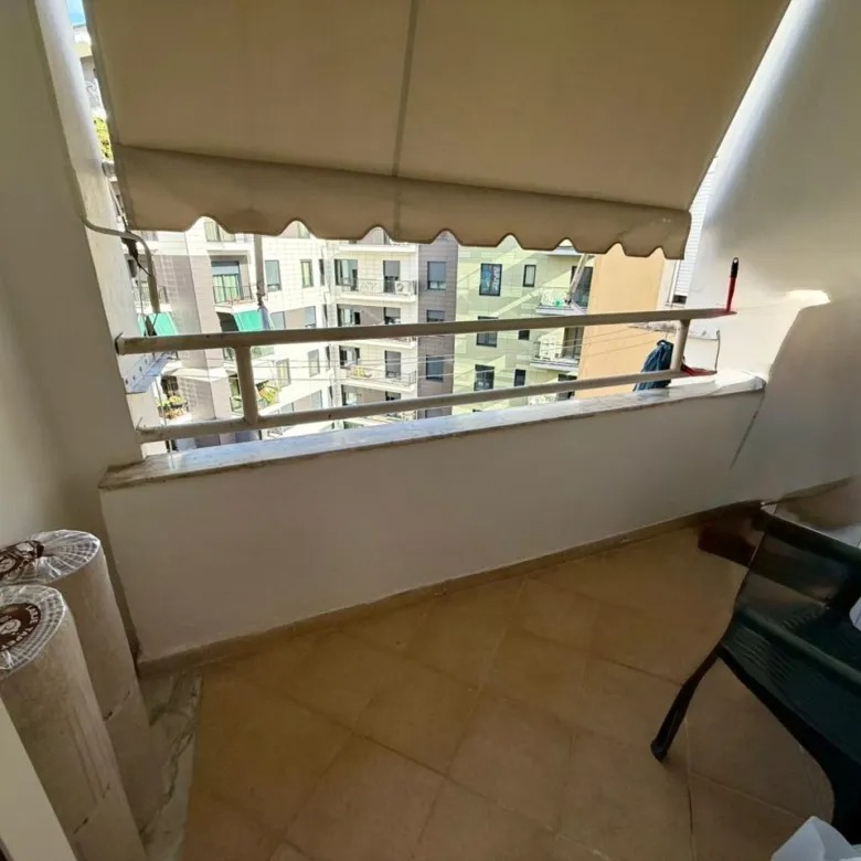 Tirane, jepet me qera apartament 1+1 Kati 8, 70 m² 900 € (Rruga e Kosovareve)