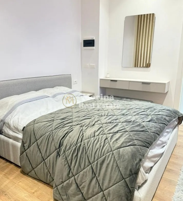 Tirane, jepet me qera garsonier 1+1 Kati 1, 36 m² 370 € (Fresku)