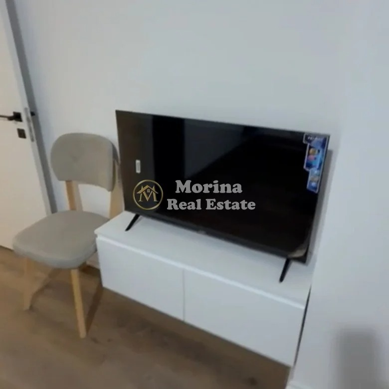 Tirane, jepet me qera apartament 1+1 Kati 7, 60 m² 450 € (Rruga 5 Maji)