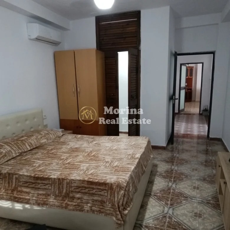 Tirane, shitet Vile , 255 m² 400.000 € (Brraka)