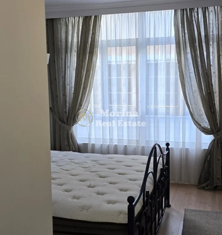 Tirane, jepet me qera apartament 3+1 Kati 2, 118 m² 1.000 € (Kodra e Diellit)