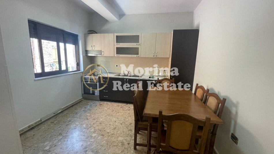 Tirane, shitet apartament 3+1 Kati 2, 130 m² 200.000 € (Rruga Xhanfize Keko)